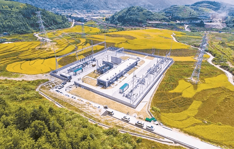 福建电网靠“神奇涂料”开挂,带电就能除隐患